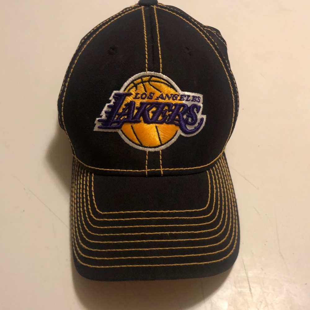 La lakers hat. Adidas